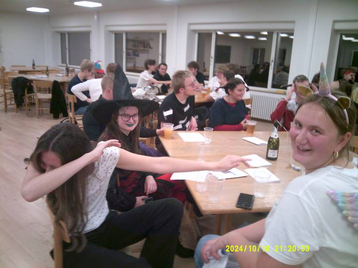 halloweenfest/20241010212003_00