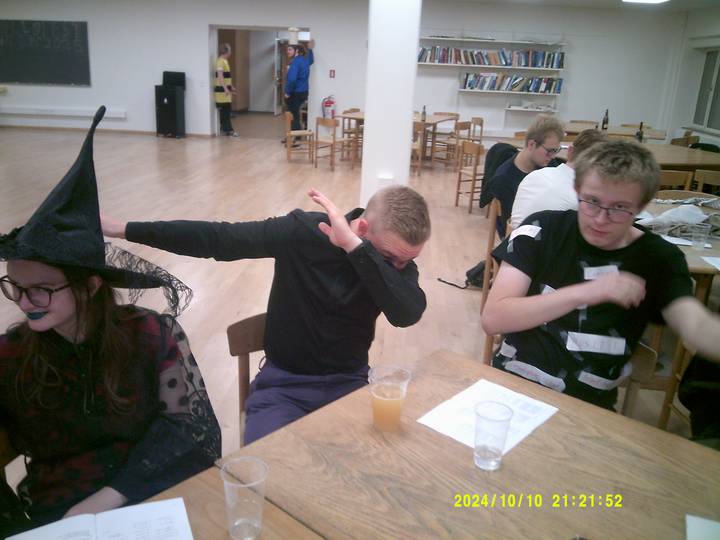 halloweenfest/20241010212152_00