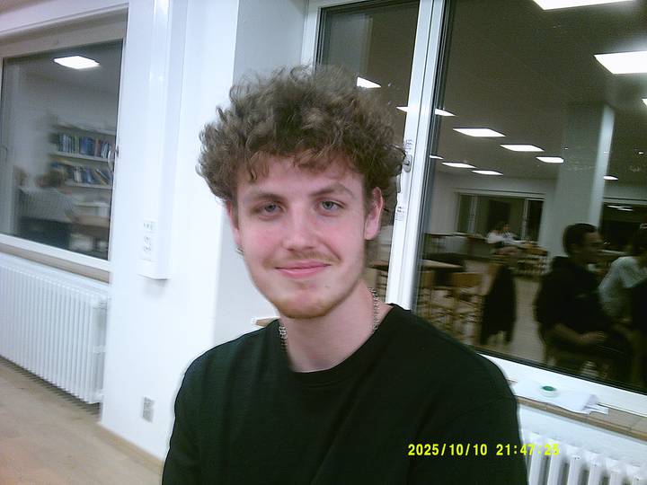 halloweenfest/20251010214725_00