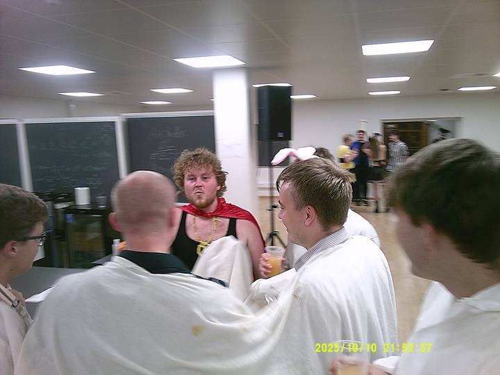 halloweenfest/20251010215237_00