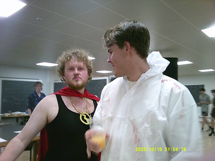 halloweenfest/20251010215416_00