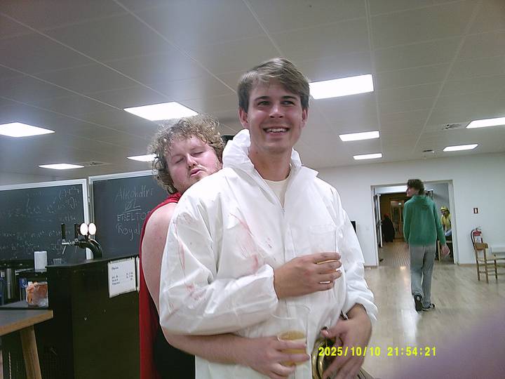 halloweenfest/20251010215421_00