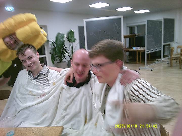 halloweenfest/20251010215442_00