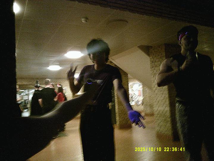 halloweenfest/20251010223641_00