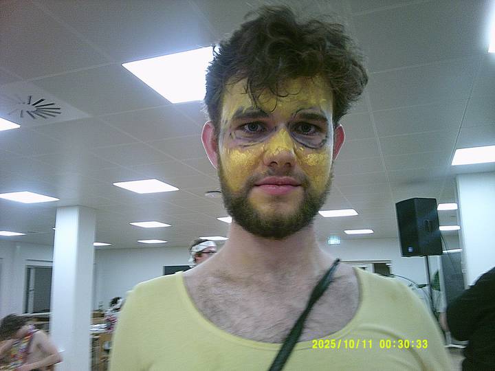 halloweenfest/20251011003033_00