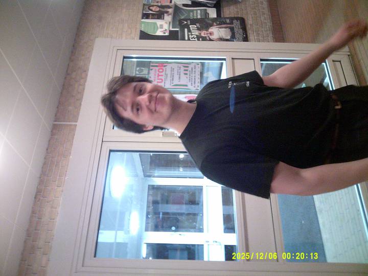 julerevy-fest/20251206002013_00