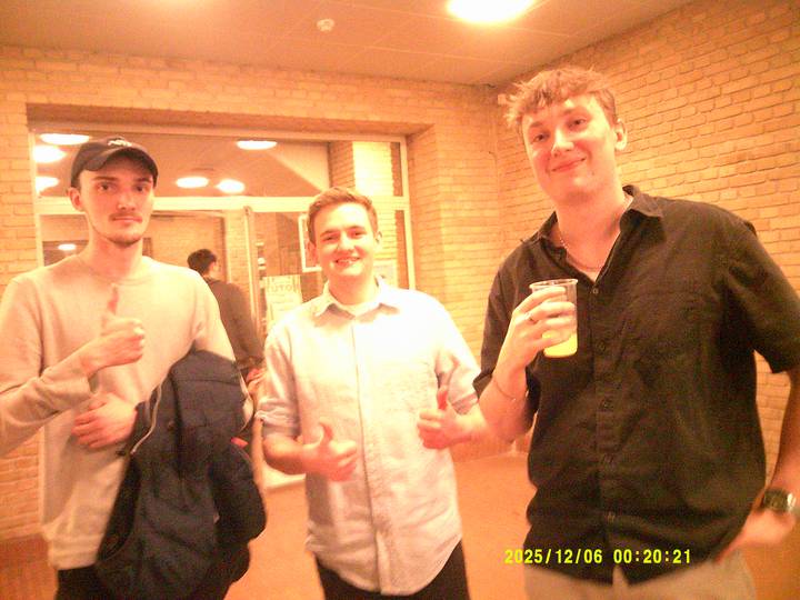 julerevy-fest/20251206002021_00