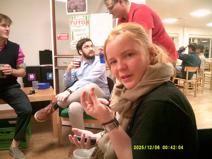 julerevy-fest/20251206004204_00