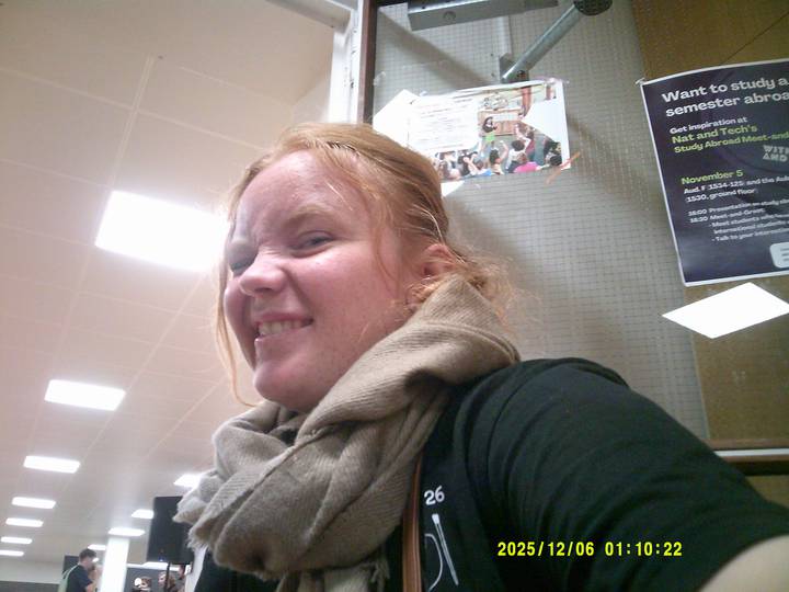 julerevy-fest/20251206011022_00