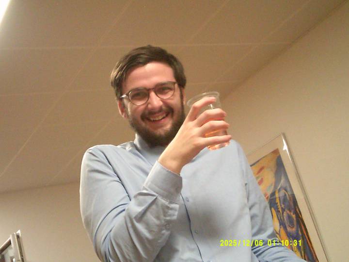 julerevy-fest/20251206011031_00