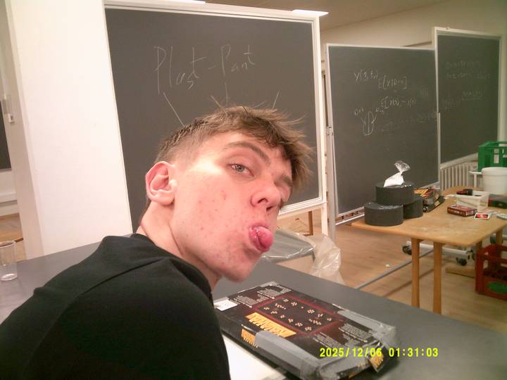 julerevy-fest/20251206013103_00