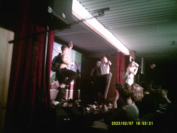 julerevy/20230207185321_00