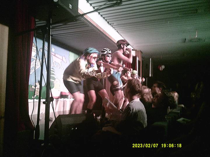 julerevy/20230207190618_00