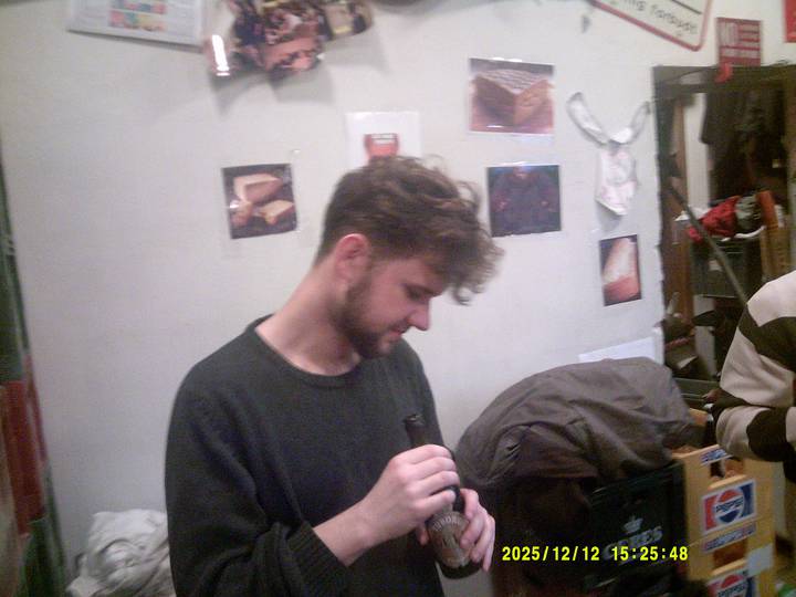 luciaoptog/20251212152548_00