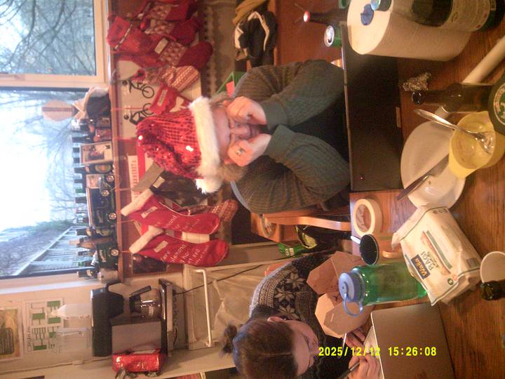 luciaoptog/20251212152608_00