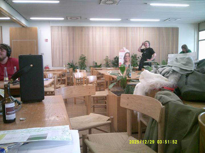 majrevy-oveweekender/20251229035152_00