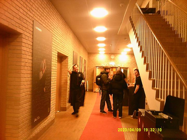 vkf/20230409193210_00