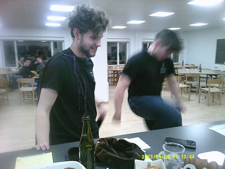 vkf/20230409211344_00