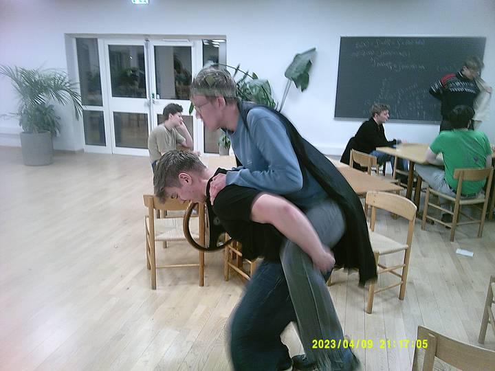 vkf/20230409211705_00