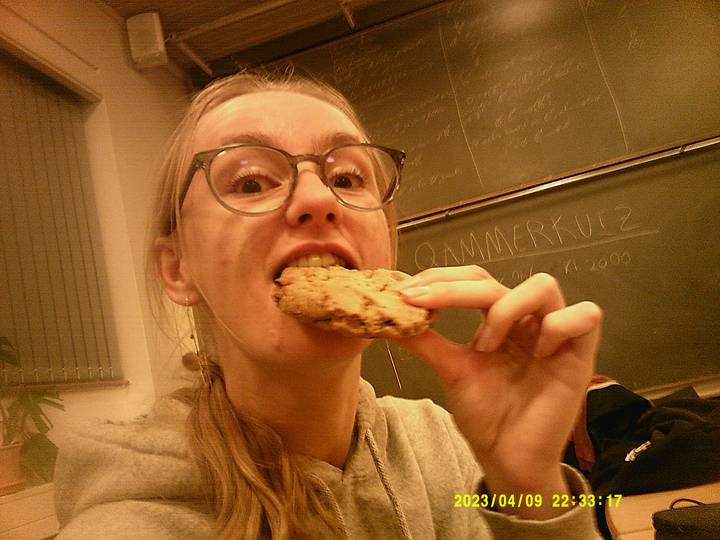 vkf/20230409223317_00