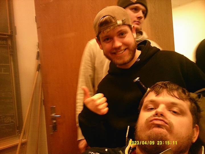 vkf/20230409231511_00