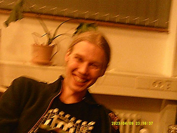 vkf/20230409231637_00